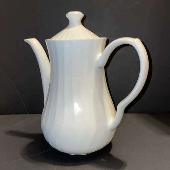 W Aynsley & Co Ltd White Swirl Coffee Pot 9” Ironstone Staffordshire England - Picture 4 of 9